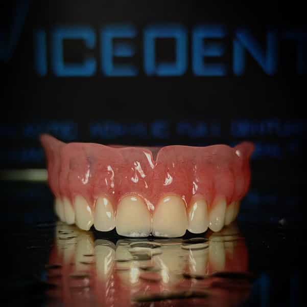 عکس لابراتوار آیس دنت در هفده شهریور تبریز