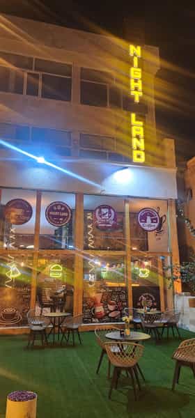عکس کافه نایت لند در آزادگان قشم