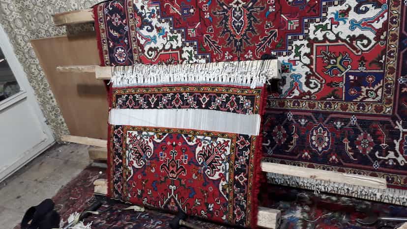 عکس دفه زنی و رفو گری و تعمیر انواع فرش در رهلی بازار تبریز