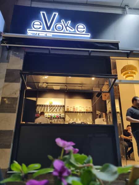 عکس کافه evoke در ولیعصر تبریز