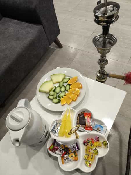 عکس چایخانه و سفره خانه خانواده در ائل گلی تبریز