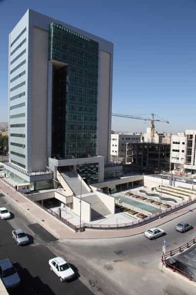 عکس برج ابریشم در نوبار تبریز