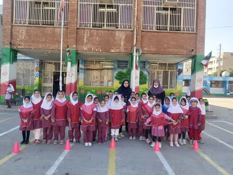 عکس دبستان ۱۲ فروردین در زیتون کارمندی اهواز