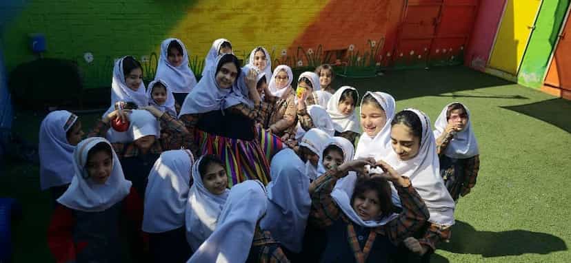 عکس دبستان و پیش دبستانی دخترانه استادان در فاز دو پادادشهر اهواز