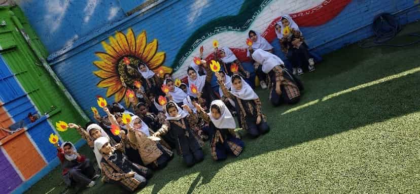 عکس دبستان و پیش دبستانی دخترانه استادان در فاز دو پادادشهر اهواز