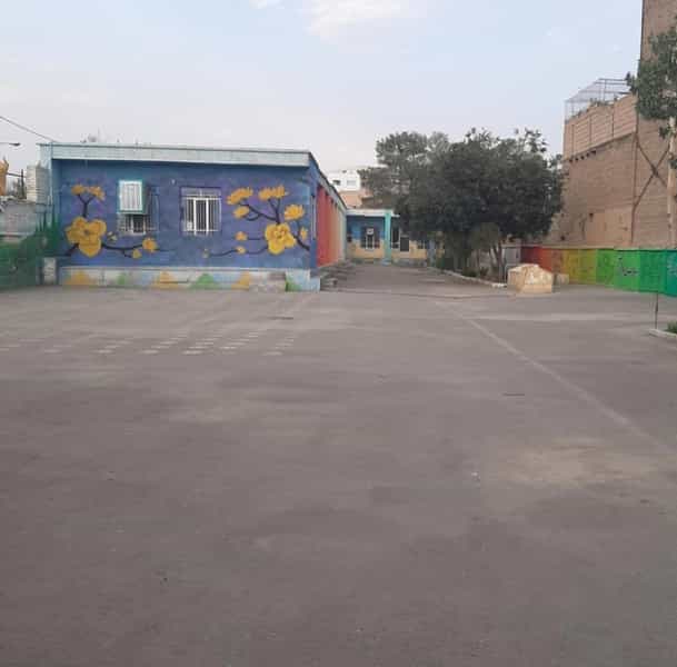 عکس دبستان‌غیردولتی‌مهدیار در اصلاح ذر ورامین