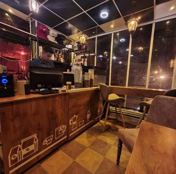 عکس کافه کیو در نادری اهواز