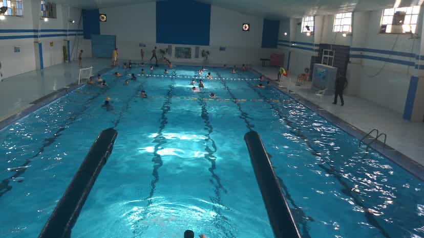 عکس استخر سرپوشیده راه آهن در امانیه اهواز