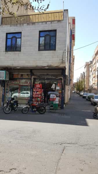 عکس سوپر مارکت گل ها در آذری تهران
