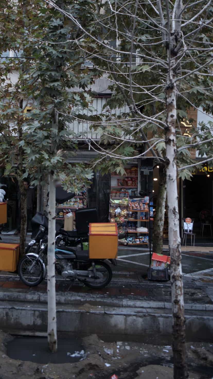 عکس سوپرمارکت در کشاورز 