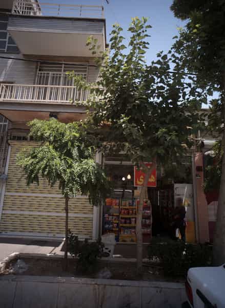 عکس فروشگاه هنری در آبشار