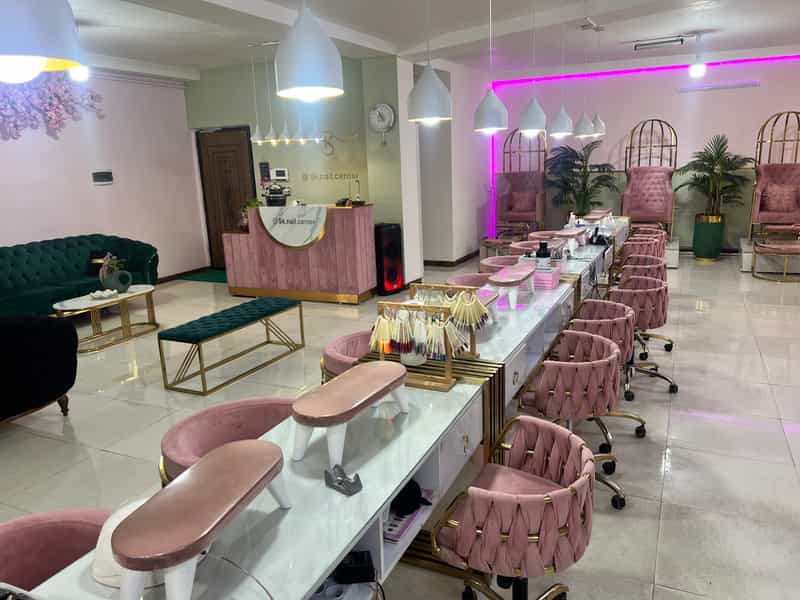 عکس سالن زیبایی و مرکز تخصصی ناخن و مژه اسکا در قزوین