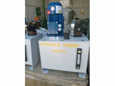 عکس پایا صنعت ایمن تولیدکننده ماشین‌آلات هیدرولیک و تزریق پلاستیک