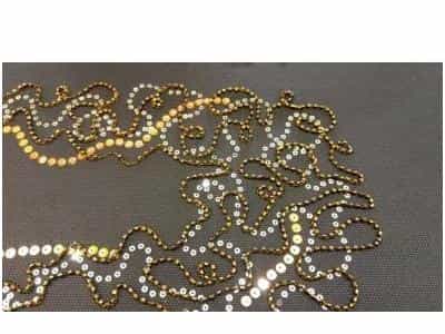 عکس موسسه گلدوزی توحید مبتکر گلدوزی پرده و پولک دوزی در جمهوری