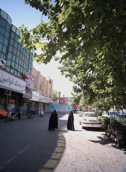 عکس نانوایی سنگی نان درباری در راه آهن مشهد