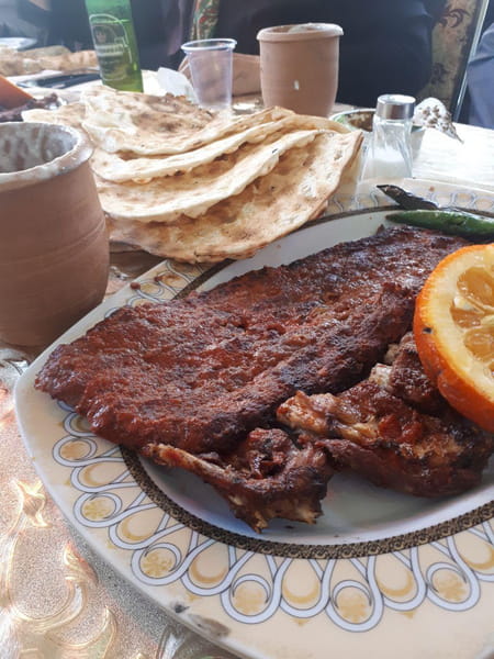 عکس رستوران رضایی در طاق بستان کرمانشاه