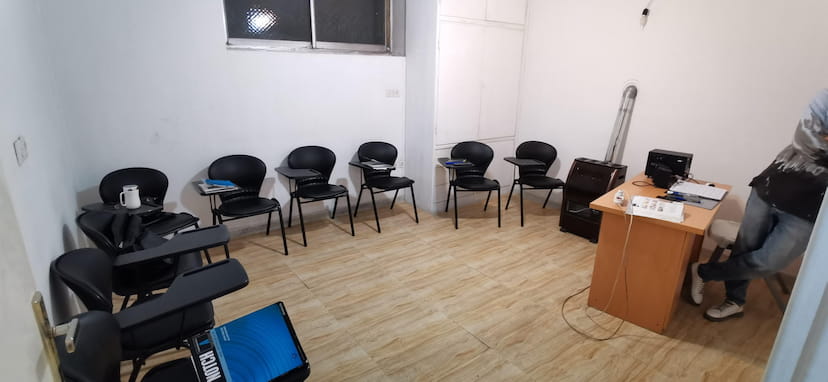 عکس رز آکادمی Rose Academy در وحید اصفهان