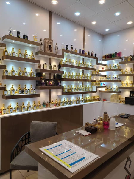 عکس فروشگاه آقای عطر اصفهان در تالار اصفهان