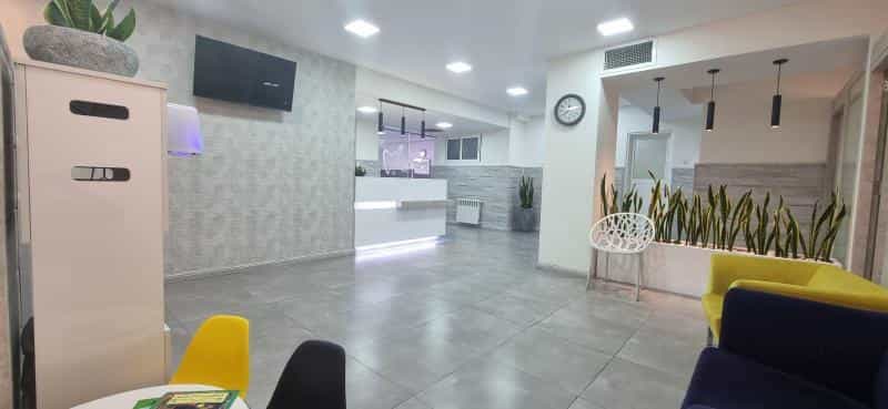 عکس کلینیک دندانپزشکی نیایش ( تخصصی _ فوق تخصصی ) در سعادت آباد