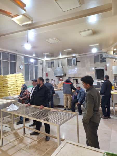 عکس مجتمع نان جم در سرو آزاد تهران