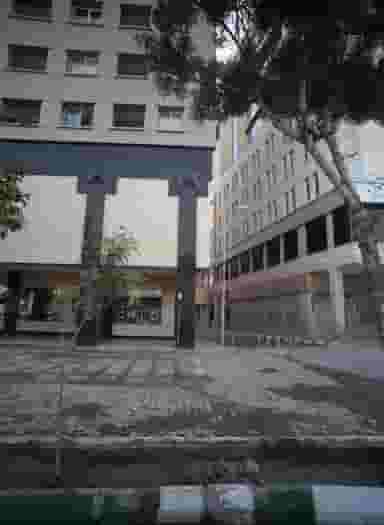 فروشگاه عینک در پایین خیابان مشهد