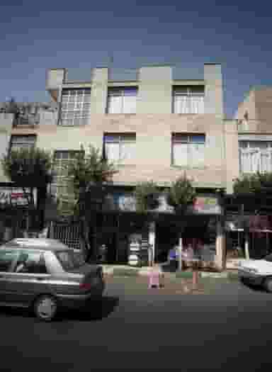 سوپرمارکت منعم در ولیعصر شمالی